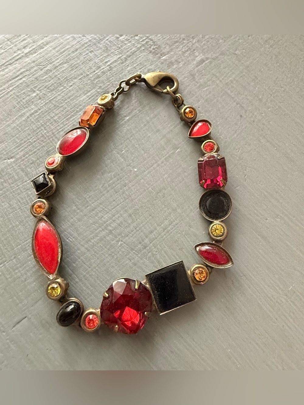 Sorrelli Mixed Red Crystal Brass Tone Bracelet